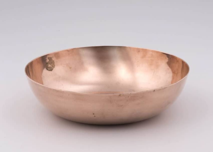 Lot 90 A copper bowl, Kurt Jobst (1905-1971) R 3 000 - 4 000