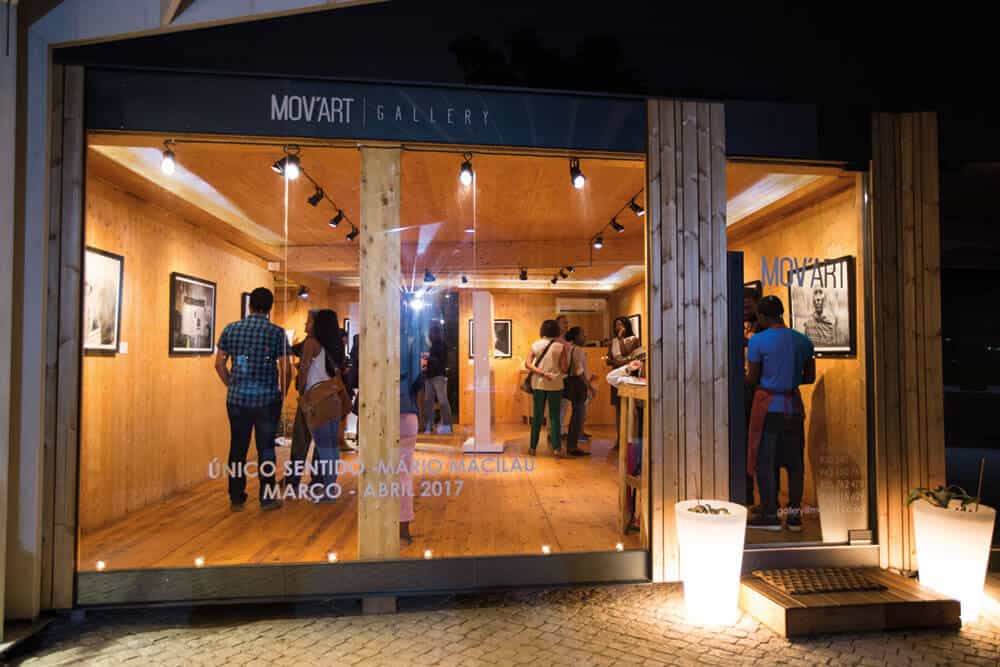 Outside view of the exhibition, ‘Único Sentido’, by Mário Macilau Março at MOV’ART Gallery.
