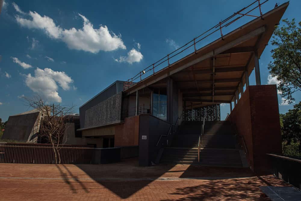 Entrance to the Javett-UP from the University of Pretoria’s Hatfield CWampus. Courtesy of the Javett Foundation. Photographer: Alet Pretorius